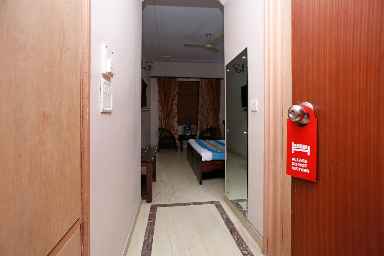 Oyo 5401 Hotel Mid Town Nueva Delhi Exterior foto